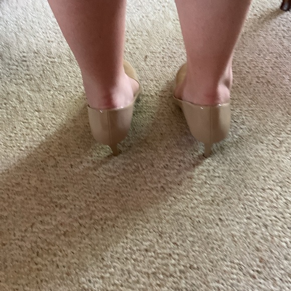 Size 11 tan patent leather like shoe - Picture 8 of 8